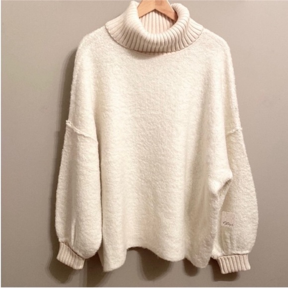 Free People Milo Oversized Tunic Turtleneck Sweater in Off White NWT Size Med - Picture 3 of 12